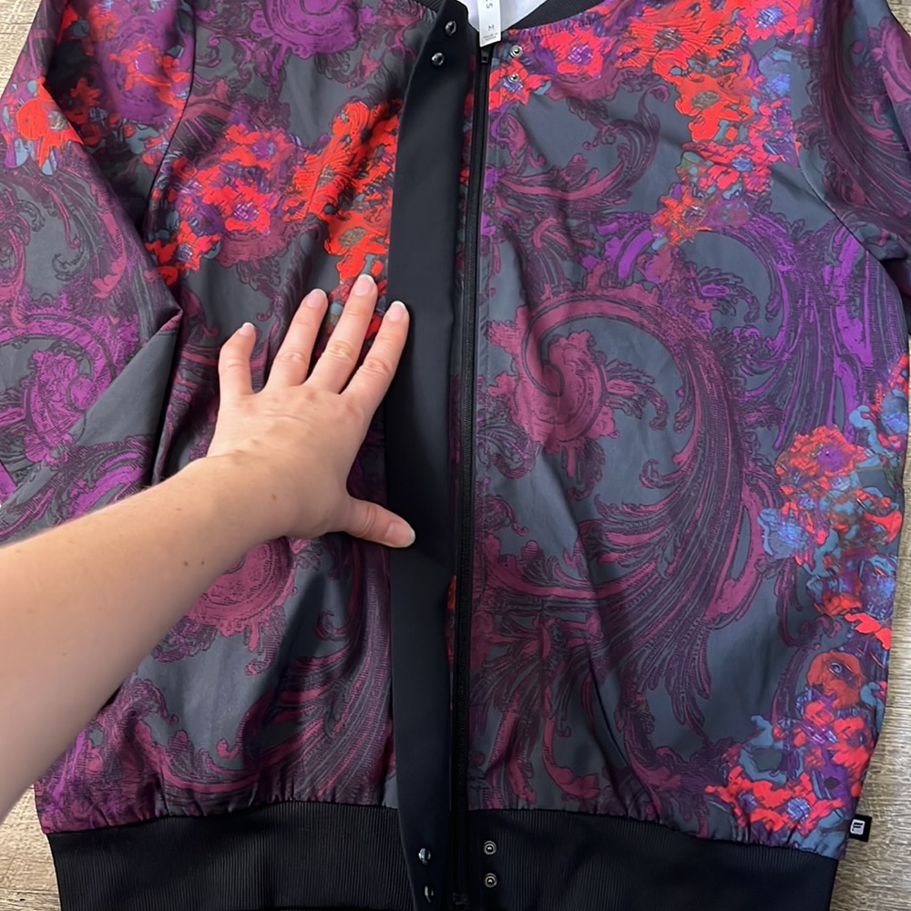 Fabletics Bomber Jacket Size Medium - image 4